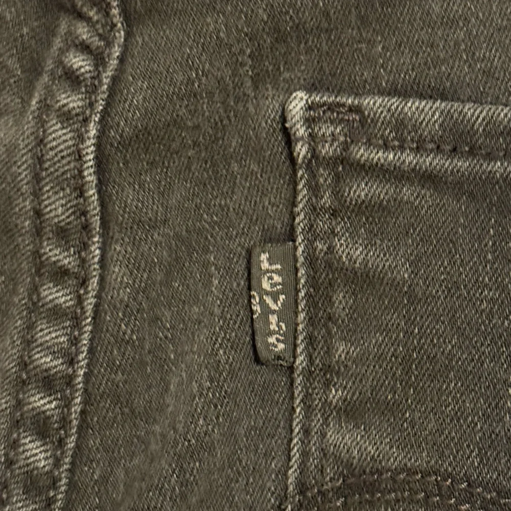 Levi’s 311 Shaping Skinny Jeans | Women’s Size 31 | Black Denim - Picture 4 of 5